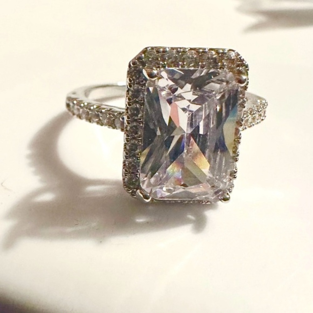 7 CT Emerald DIAMOND RING Asscher cut Vvs1 ring 18k